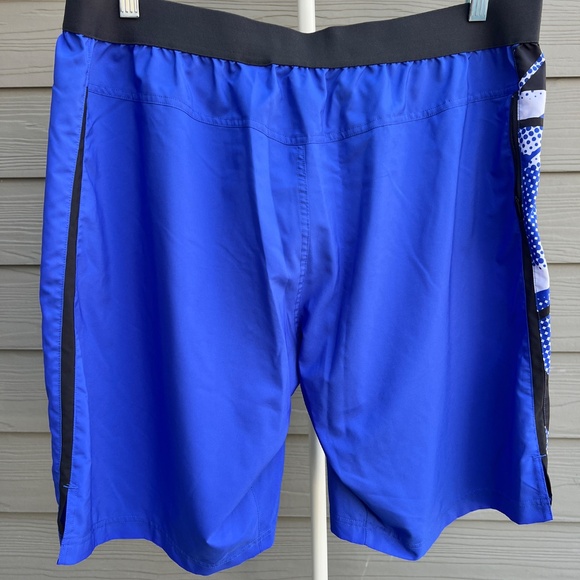 Reebok Speedwick Training Shorts Men’s Large Blue Black Graphic - Picture 2 of 4